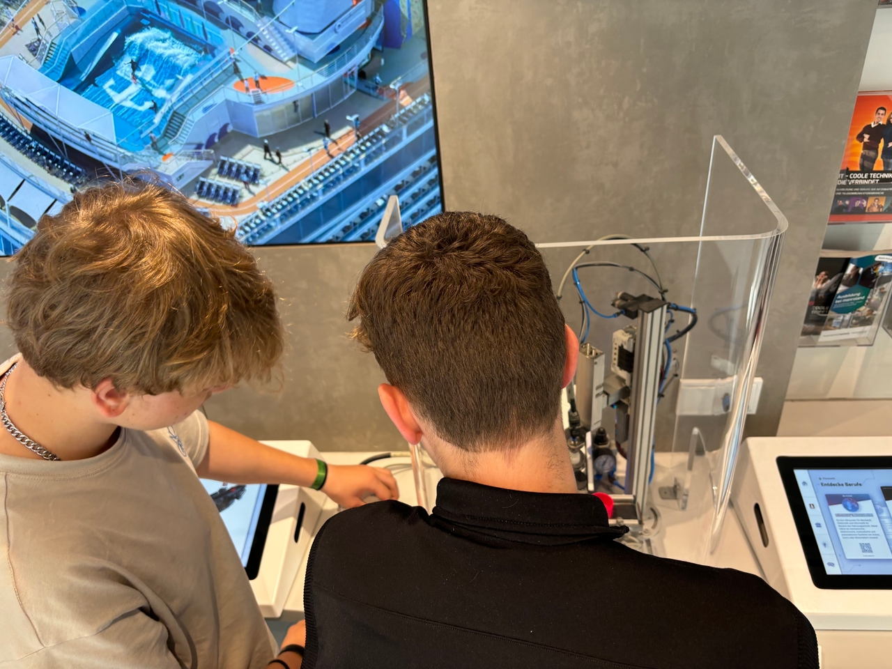 M+E InfoTruck macht Halt